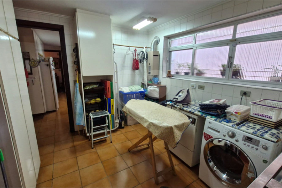 Sobrado à venda com 4 quartos, sendo 1 suíte, em Tremembé, São Paulo, SP