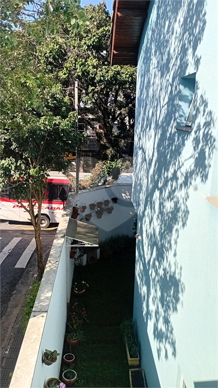 Sobrado à venda com 4 quartos, sendo 2 suítes,  em Vila Gilda, Santo André, SP