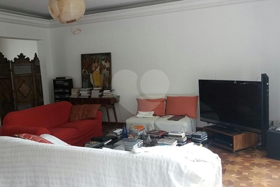 Casa à venda com 6 quartos, sendo 3 suítes, em Jardim São Bento, São Paulo, SP