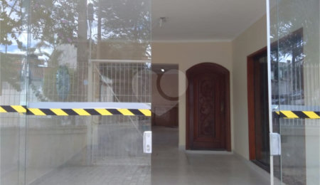 Casa Térrea à venda com 4 quartos, sendo 1 suíte,  em Vila Rosália, Guarulhos, SP