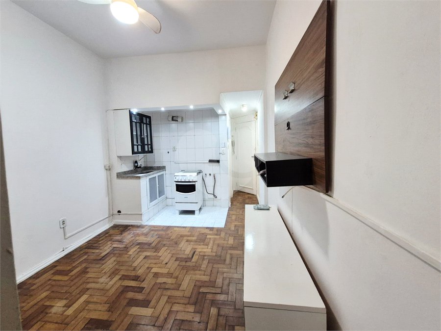Kitnet à venda com 1 quarto em Leme, Rio de Janeiro, RJ