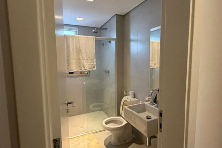 Casa à venda com 4 suítes no condomínio East Village, São Paulo - SP