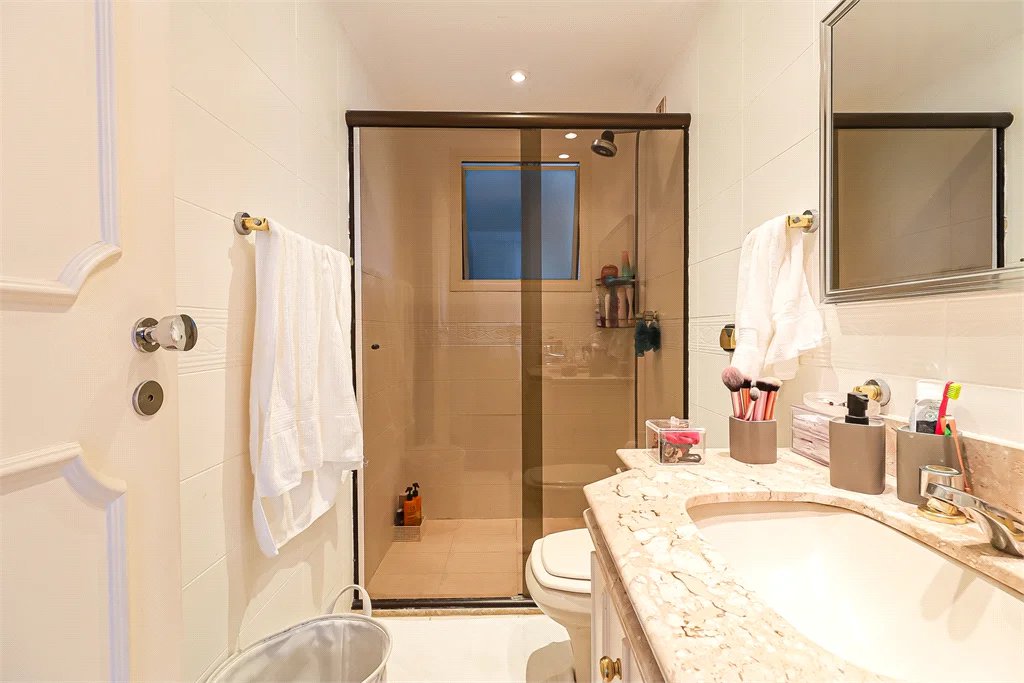 Apartamento à venda com 4 quartos, sendo 2 suítes, em Vila Morumbi, São Paulo, SP