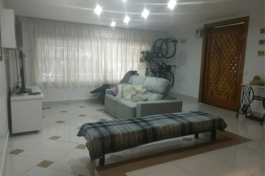 Sobrado à venda com 4 quartos, sendo 1 suíte,  em Vila Guilherme, São Paulo, SP