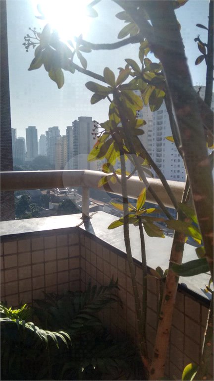 Apartamento à venda com 3 quartos, sendo 1 suíte,  em Vila Romana, São Paulo, SP