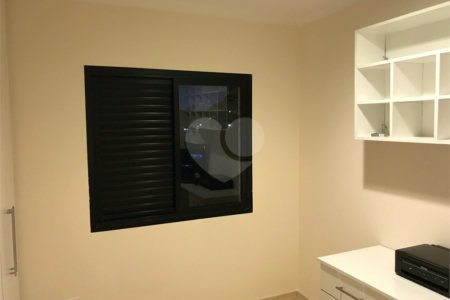 Apartamento à venda com 3 quartos, sendo 1 suíte, em Fazenda Morumbi, São Paulo, SP