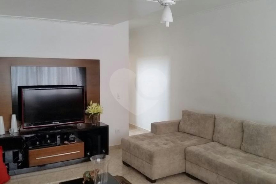 Sobrado à venda com 3 quartos, sendo 1 suíte, em Tremembé, São Paulo, SP