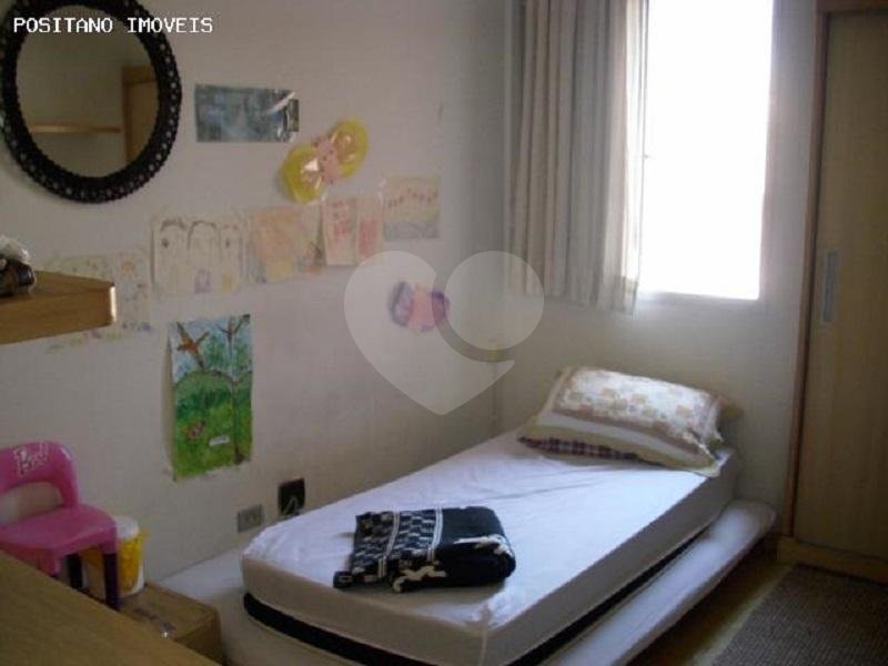 Apartamento à Venda na Paraíso / 03 Dormitórios