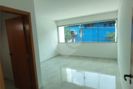 Sobrado à venda, 3 suítes, garagem, a 300 m do metrô Vila Matilde