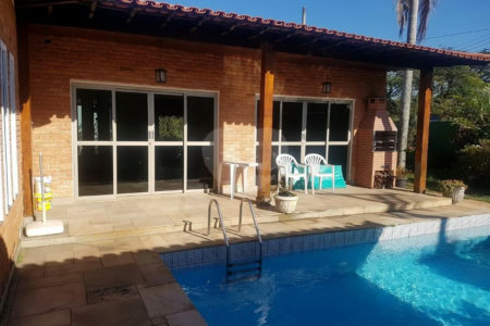 CASA TÉRREA PARA VENDA OU LOCAÇÃO COM 3 DORMITÓRIOS NO BOLSÃO DE INTERLAGOS
