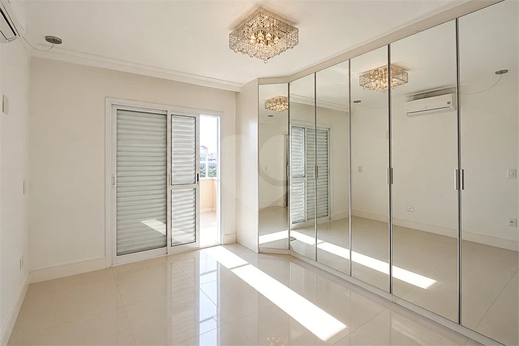 Cobertura de 260 m² em São Bernardo do Campo, com 4 dormitórios, 3 suítes, piscina privativa, espaço gourmet e vista livre. Viva esse privilégio! Agende sua visita e encante-se!