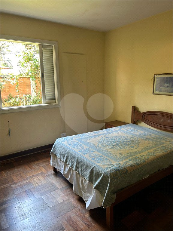 Casa à venda com 3 quartos, sendo 1 suíte, em Interlagos, São Paulo, SP