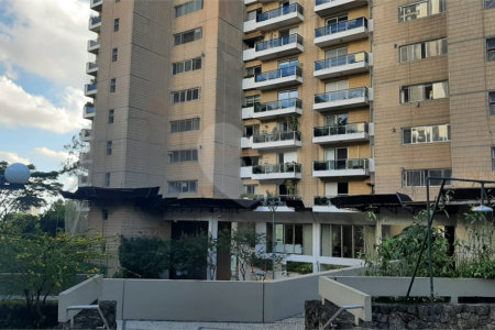 Apartamento à venda com 4 quartos, sendo 1 suíte, em Alto da Boa Vista, São Paulo, SP