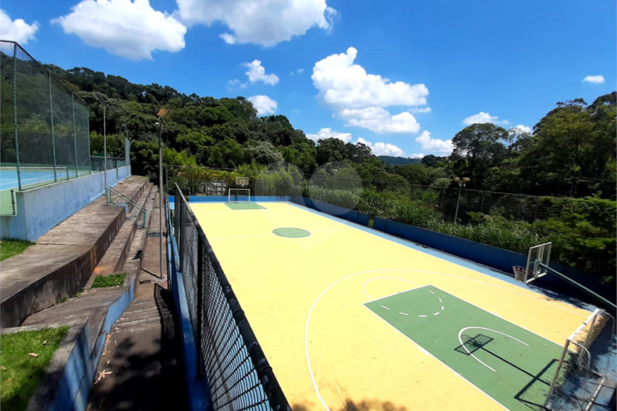Sobrado à venda com 4 suítes em Roseira, Mairiporã, SP