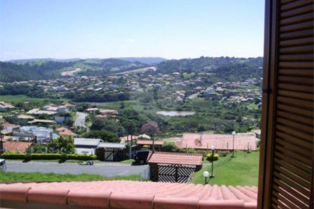 Casa à venda com 3 quartos, sendo 1 suíte, no condomínio Jardim do Ribeirão 1, Itupeva - SP