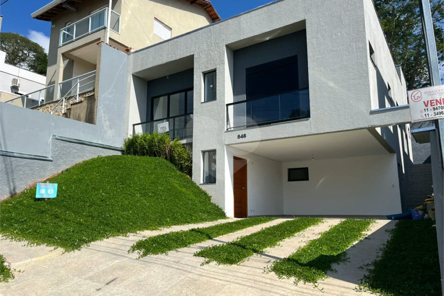 Casa à venda com 3 suítes em Chácara Roselândia, Cotia, SP