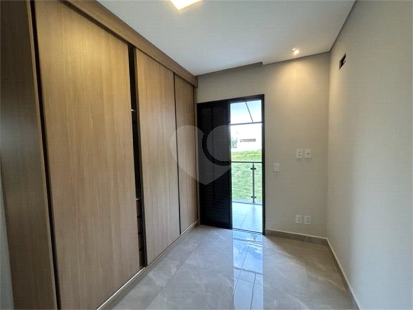 Casa à venda com 3 quartos, sendo 1 suíte, no condomínio Residencial Lagos D Icarai, Salto - SP