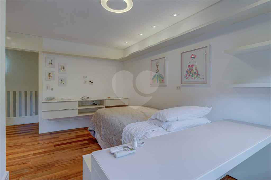 Casa à venda ou para alugar com 5 suítes em Alto da Boa Vista, São Paulo, SP