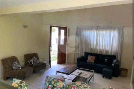Sobrado à venda com 3 quartos, sendo 1 suíte, em Jardim Maristela, Atibaia, SP