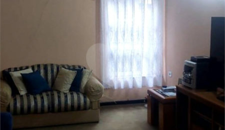 Sobrado à venda com 4 quartos, sendo 1 suíte,  em Bosque da Saúde, São Paulo, SP