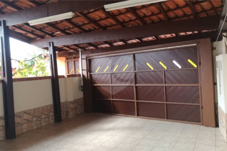 Casa à venda ou para alugar com 2 quartos, sendo 1 suíte, em Jardim do Lago, Atibaia, SP