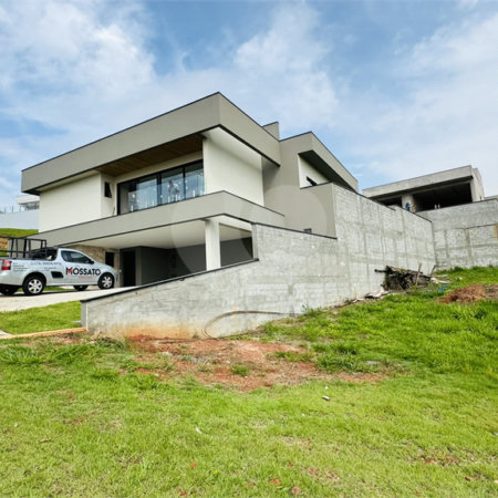 Casa à venda com 3 suítes no condomínio Santa Isabel I, Louveira - SP