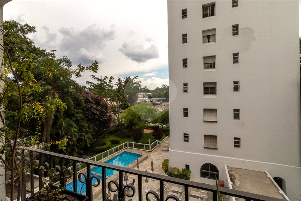 Apartamento à venda com 3 quartos, sendo 2 suítes, em Alto da Boa Vista, São Paulo, SP
