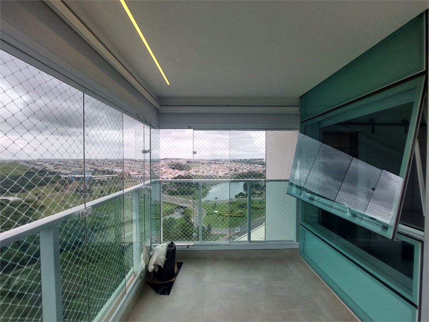 Apartamento à venda com 3 suítes em Bairro Pau Preto, Indaiatuba, SP