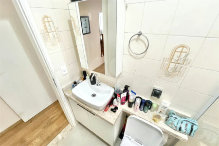Sobrado à venda com 3 quartos, sendo 1 suíte, em Vila Vitório Mazzei, São Paulo, SP