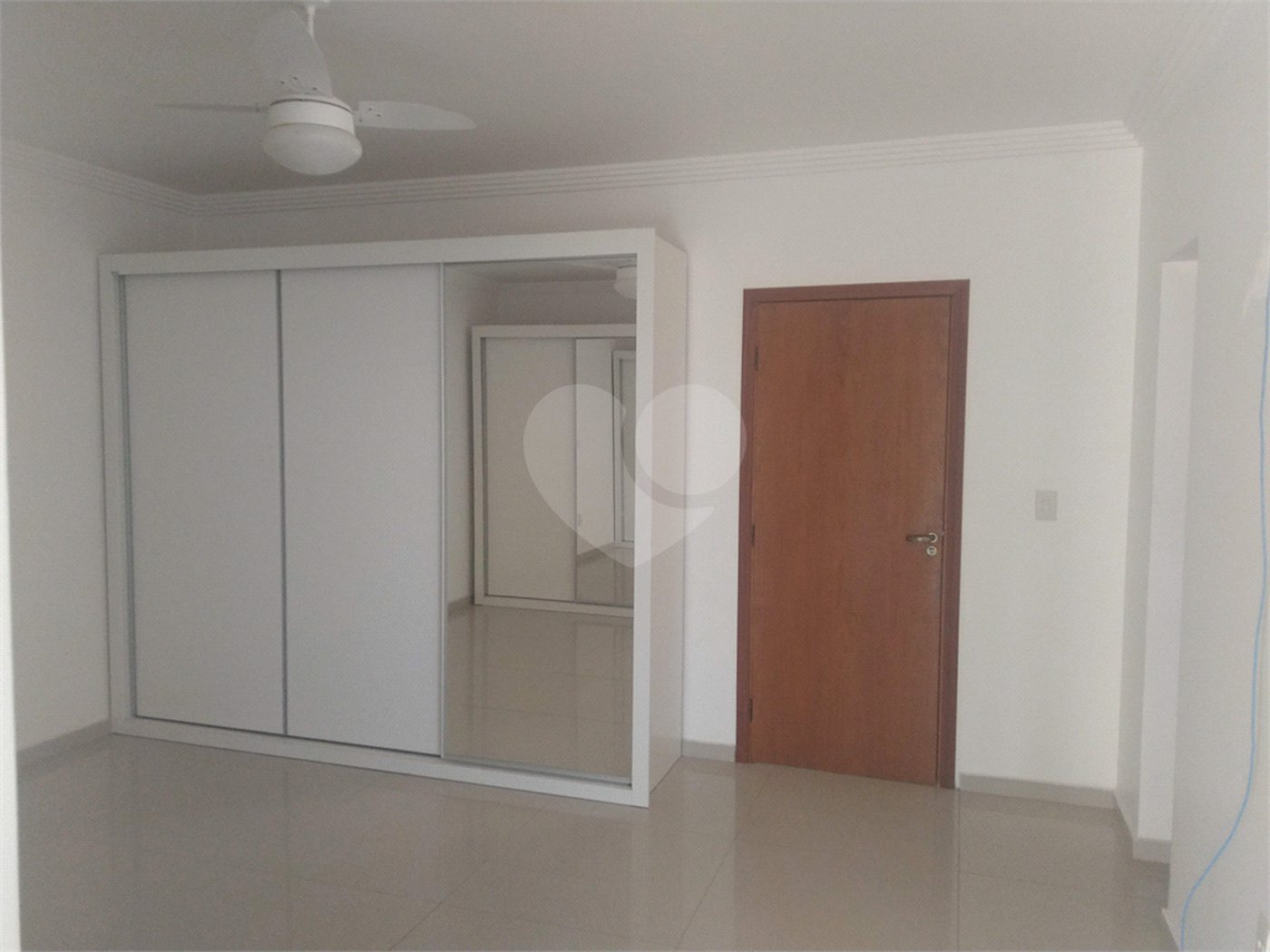 Casa à venda com 4 quartos, sendo 3 suítes, no condomínio Ibiti Royal Park, Sorocaba - SP