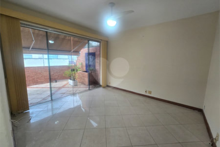 Cobertura à venda com 3 quartos, sendo 1 suíte,  em Tijuca, Rio de Janeiro, RJ