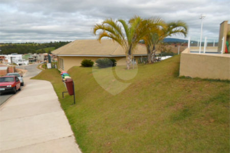 Casa à venda com 4 quartos, sendo 1 suíte, no condomínio Villagio Milano, Sorocaba - SP