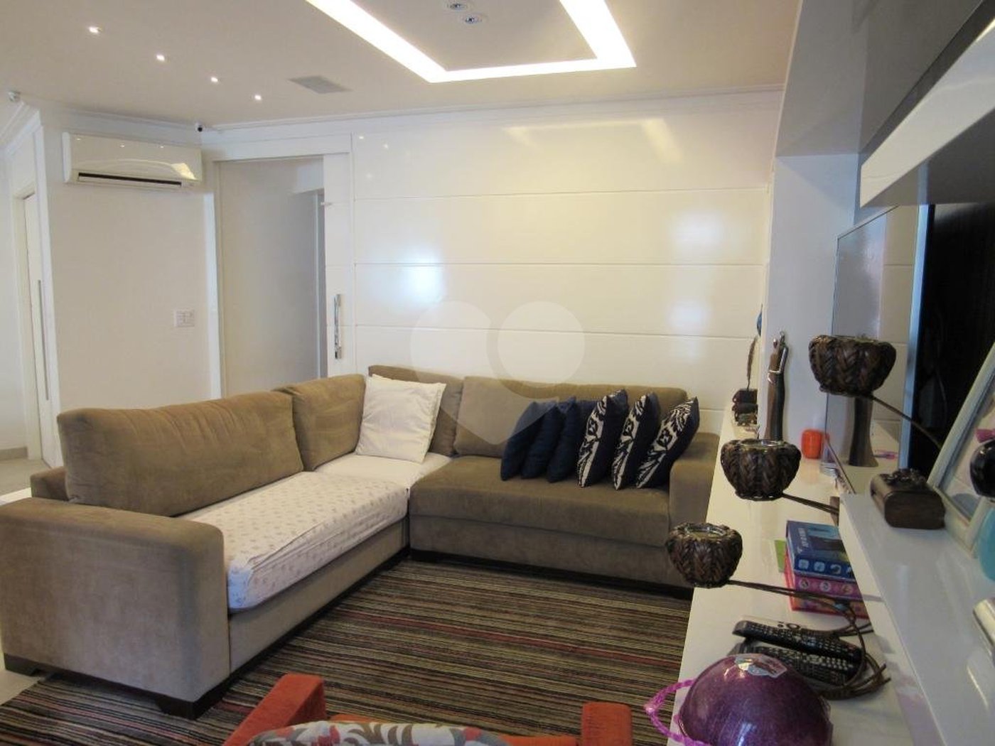 Apartamento à venda com 3 suítes em Real Parque, São Paulo, SP