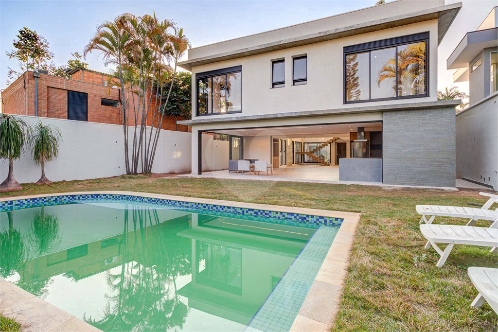 Casa à venda com 3 suítes em Granja Julieta, São Paulo, SP