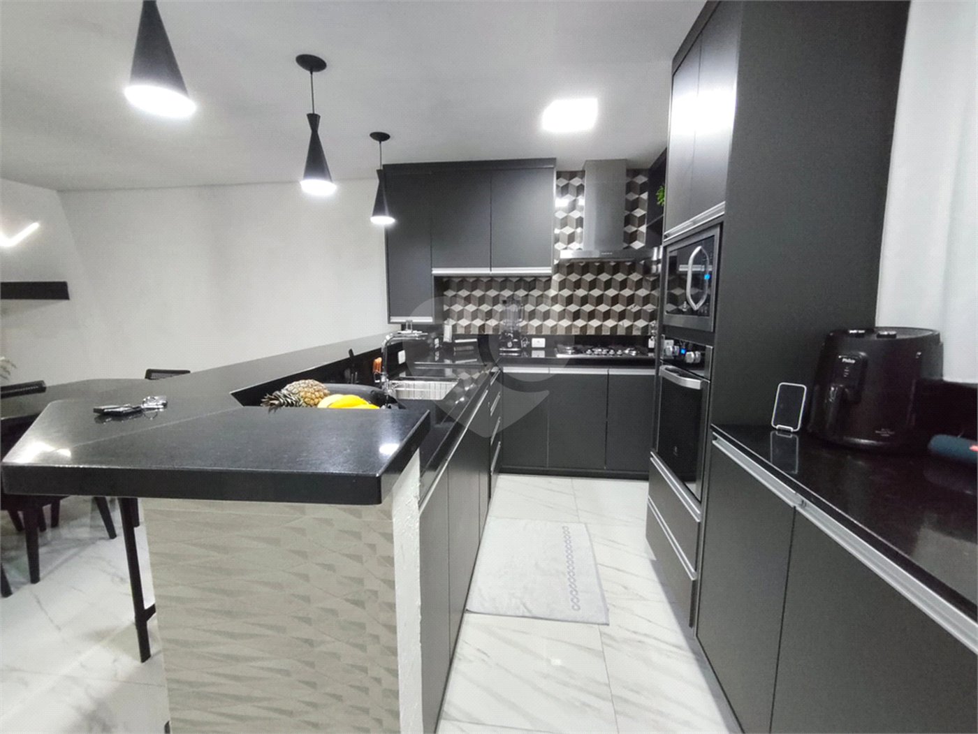 Casa à venda com 3 quartos, sendo 1 suíte,  em Residencial Colinas, Mogi das Cruzes, SP
