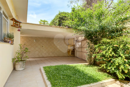 Casa de Vila à venda com 4 suítes em Granja Julieta, São Paulo, SP