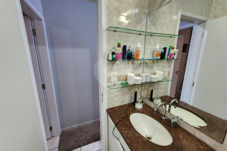 Sobrado à venda com 3 quartos, sendo 1 suíte,  em Jardim Ana Maria, São Paulo, SP