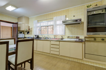 Casa à venda com 3 quartos, sendo 1 suíte, em Santo Amaro, São Paulo, SP