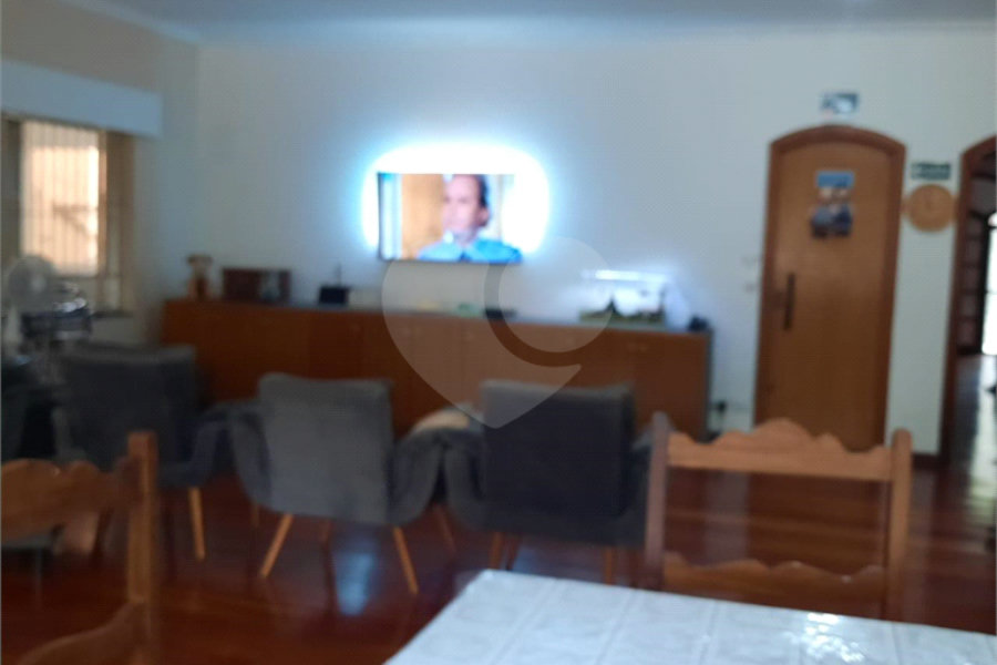Sobrado à venda com 10 quartos, sendo 3 suítes, em Tremembé, São Paulo, SP