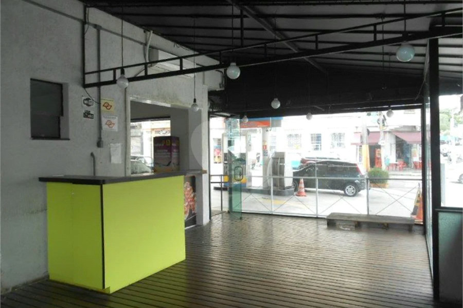 Terreno na Barra Funda. Espaço para posto de gasolina e farmácias em ótima localização
