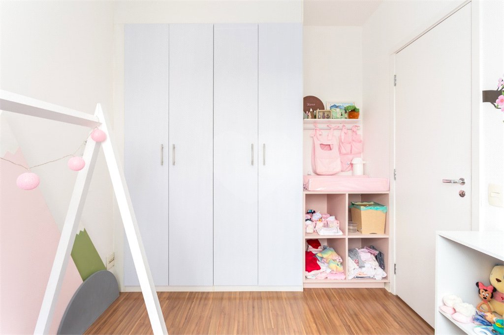 Apartamento à venda com 3 quartos, sendo 1 suíte, em Vila Anastácio, São Paulo, SP