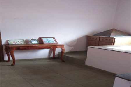 Sobrado à venda com 3 quartos em Chora Menino, São Paulo, SP