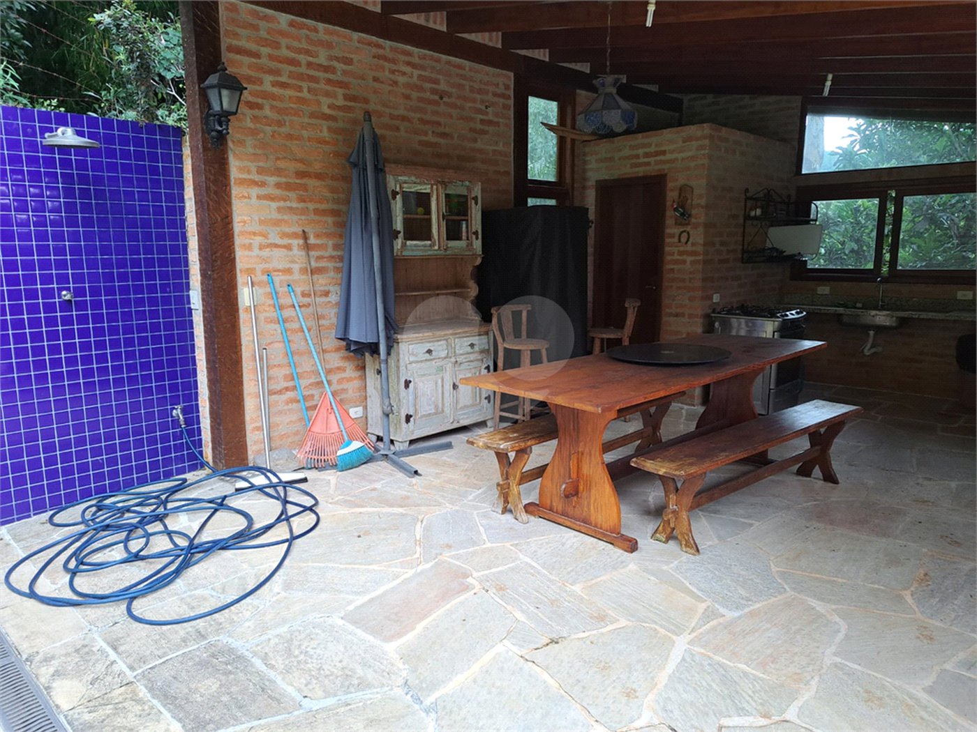 Casa à venda ou para alugar com 3 quartos, sendo 1 suíte,  no condomínio Parque Petrópolis 4 Secção, Mairiporã - SP