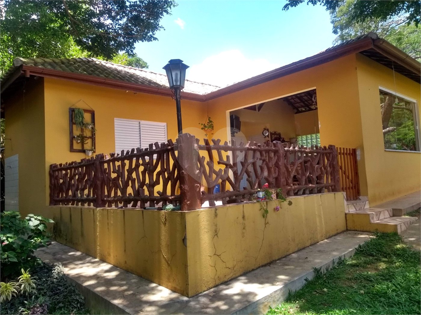 Chácara à venda com 4 quartos, sendo 1 suíte, em Bairro dos Pires, Extrema, MG