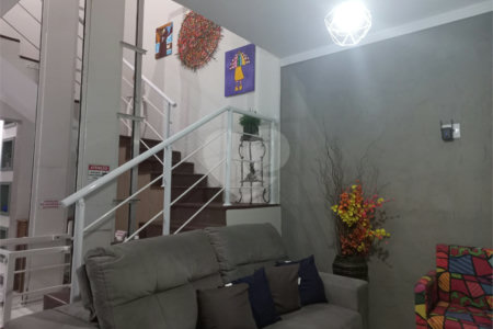 Sobrado à venda com 3 quartos, sendo 1 suíte,  em Villa Di Cesar, Mogi das Cruzes, SP