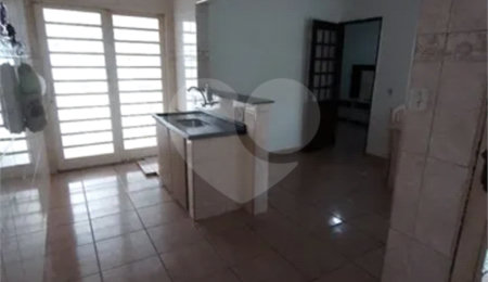 Casa à venda com 3 quartos, sendo 2 suítes, em Conjunto Residencial Trinta e Um de Março, São José dos Campos, SP