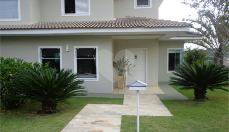 Casa à venda com 3 suítes no condomínio Terras de São Francisco, Vinhedo - SP