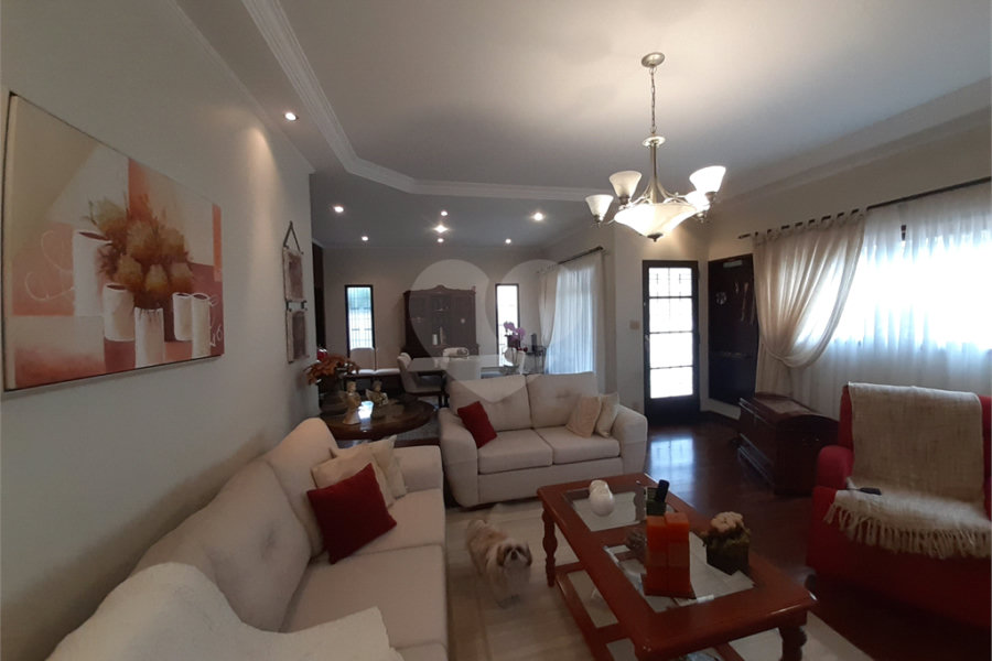 Casa à venda com 4 quartos, sendo 2 suítes,  em Jardim Floresta, São Paulo, SP