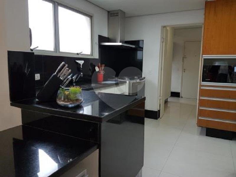 Apartamento à venda com 4 quartos, sendo 3 suítes,  em Campo Belo, São Paulo, SP