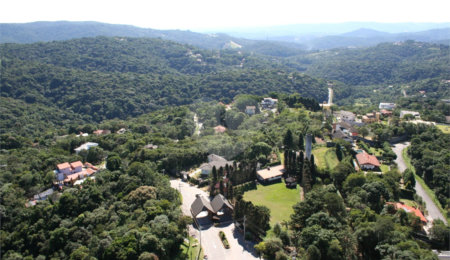 Terreno à venda no condomínio Alpes da Cantareira, Mairiporã - SP